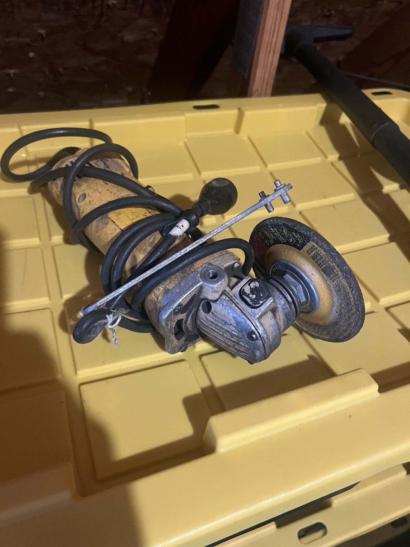 Dewalt Angle Grinder, Corded 30 Bucks 