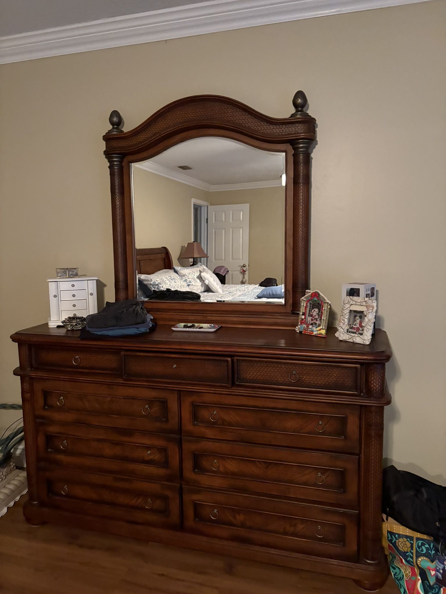 Tommy Bahama Style King Bedroom Set