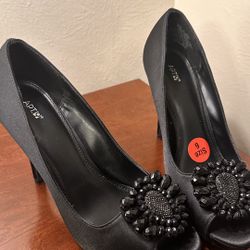 Black sneakers /Zapatillas Colo Negro