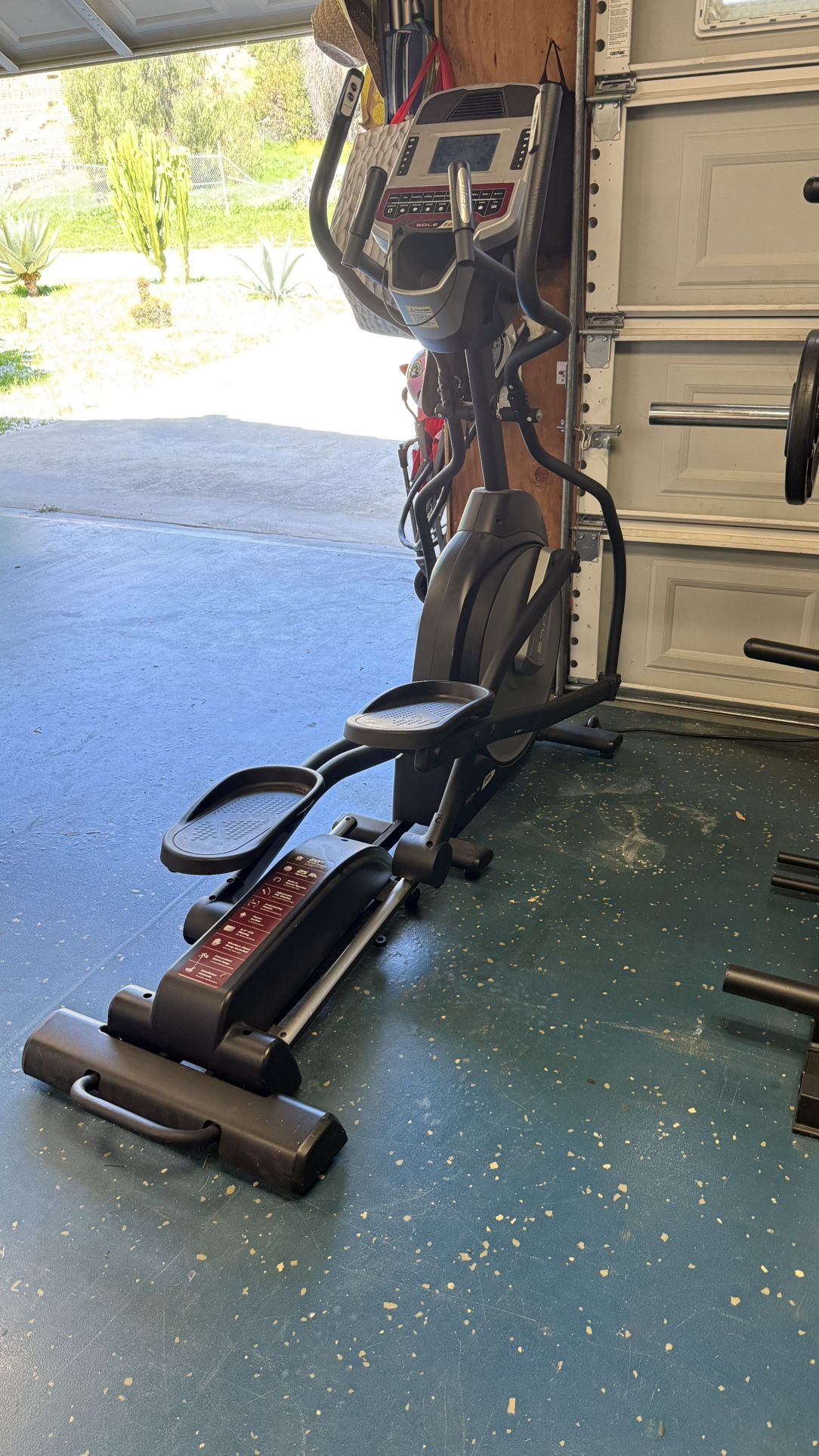 Solo Elliptical Trainer