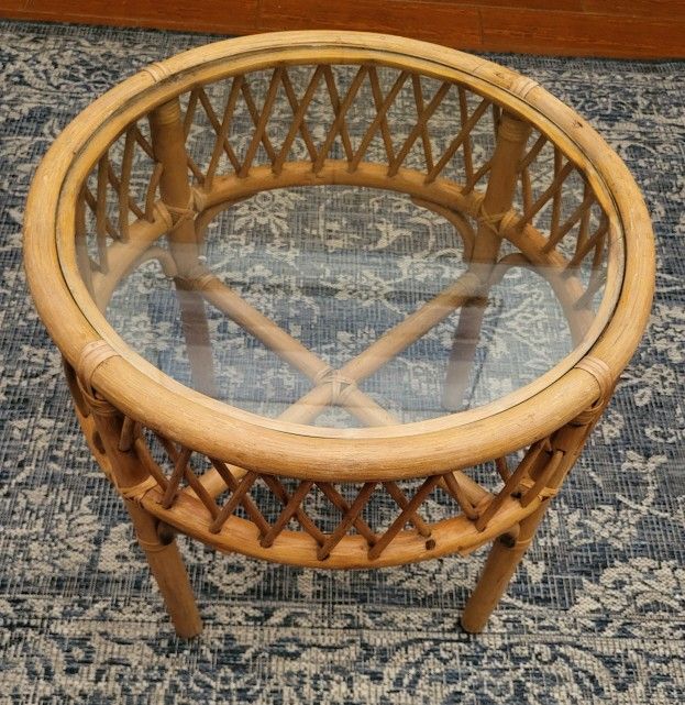 Vintage Rattan Glass Top End/Side Table $25