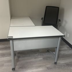 Office Desk & Chairs