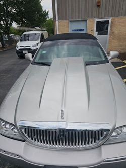 2004 Lincoln town car