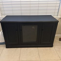 TV/Entertainment Center Cabinet
