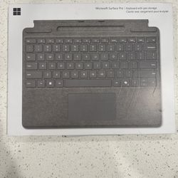 Microsoft Surface Pro Keyboard with Pen Storage