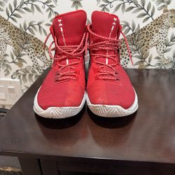 Under Armour Basketball Sneaker