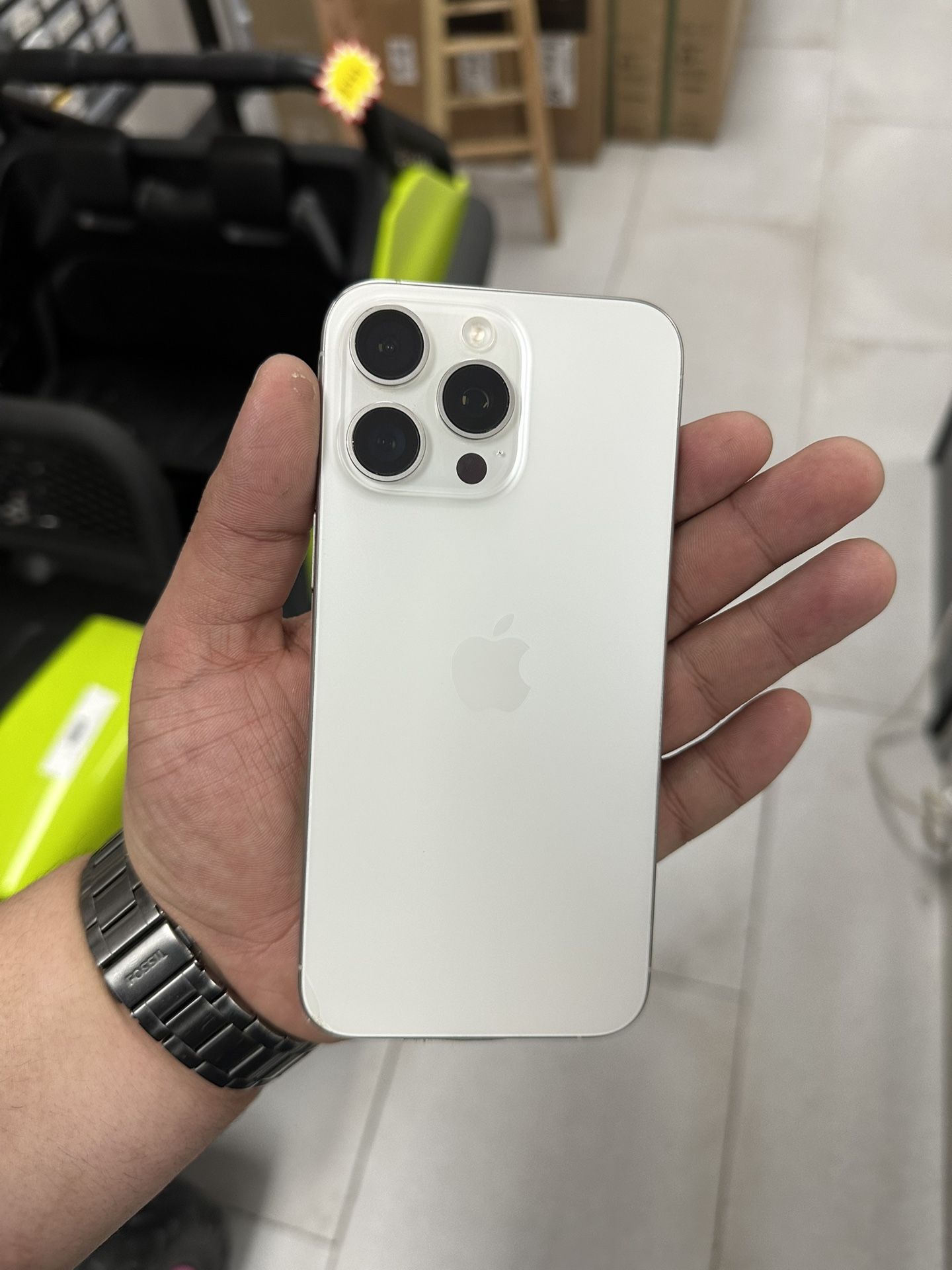 iPhone 15 Pro Max Unlocked 256GB! Finance For $50 Down Payment!!