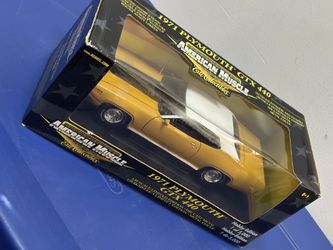 1/18 SCALE DIECAST 1971 PLYMOUTH GTX 440 BY AMERICAN MUSCLE.