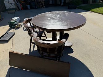 Round wood table