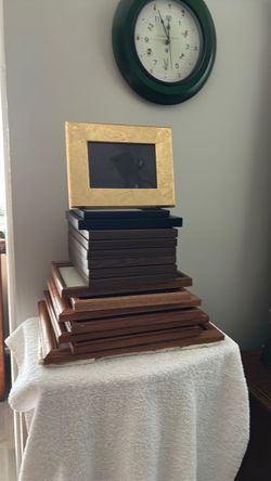 16 assorted frames