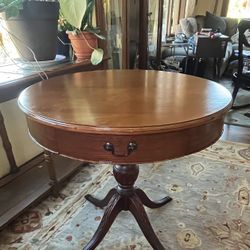 Mid 20th Century Mersman Furniture Federal Style Mahogany Drum  Table
