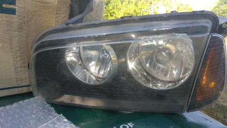 Headlight for Dodge charger..2012 ---drivers side