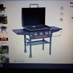 Blackstone 3 Burner 28" Griddle with hood in black