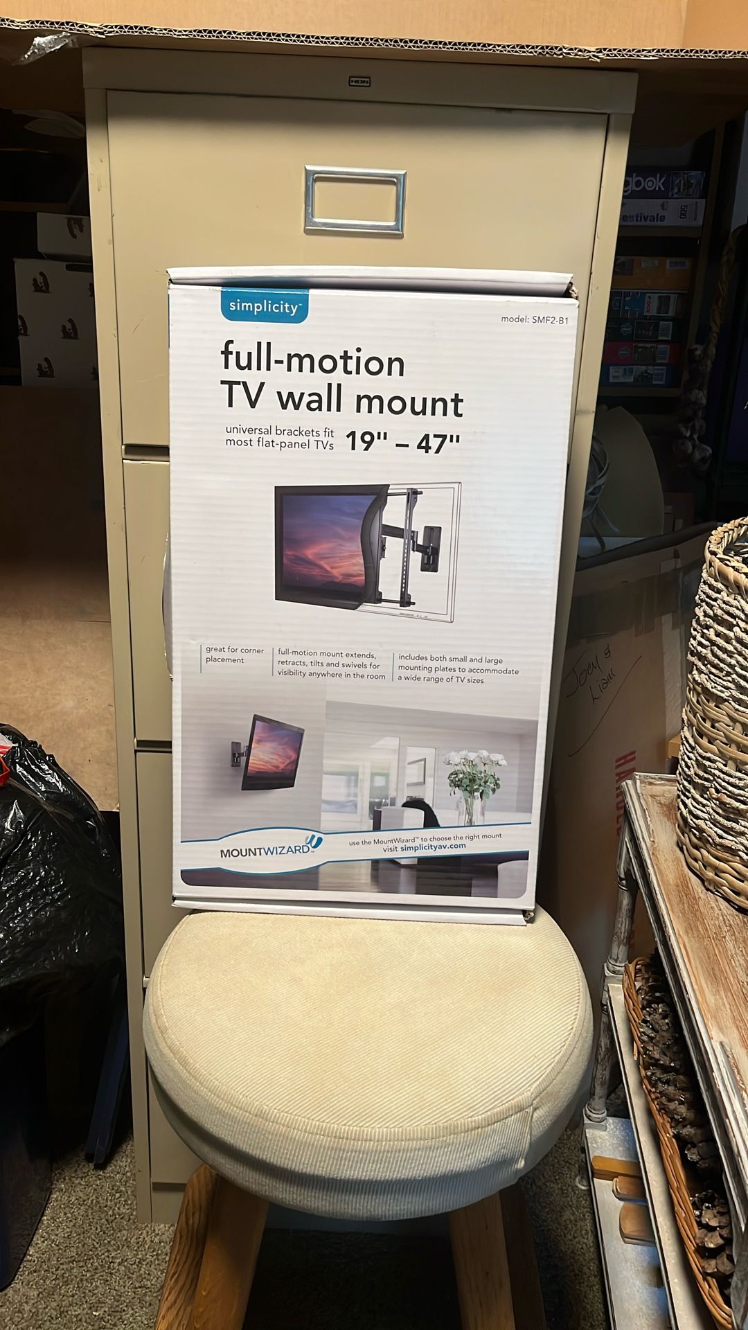 Full-Motion TV Wall Mount