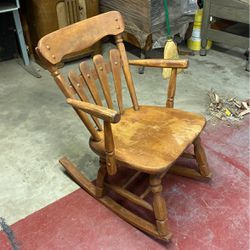 Maple Medium Rocking Chair