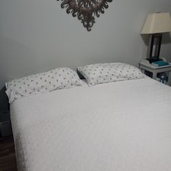 KING SIZE BED 