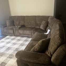 Recliner Sectional 