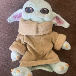 Star Wars Baby Yoda 6” Magnetic Shoulder Plush