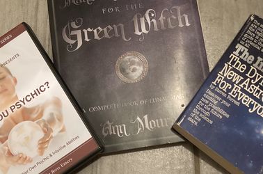 Psychic/Witchcraft/Astrology Book DVD bundle