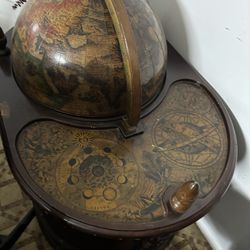 Vintage-style globe bar