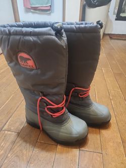Sorel Womans Boots - Size 8