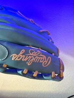 Softball glove