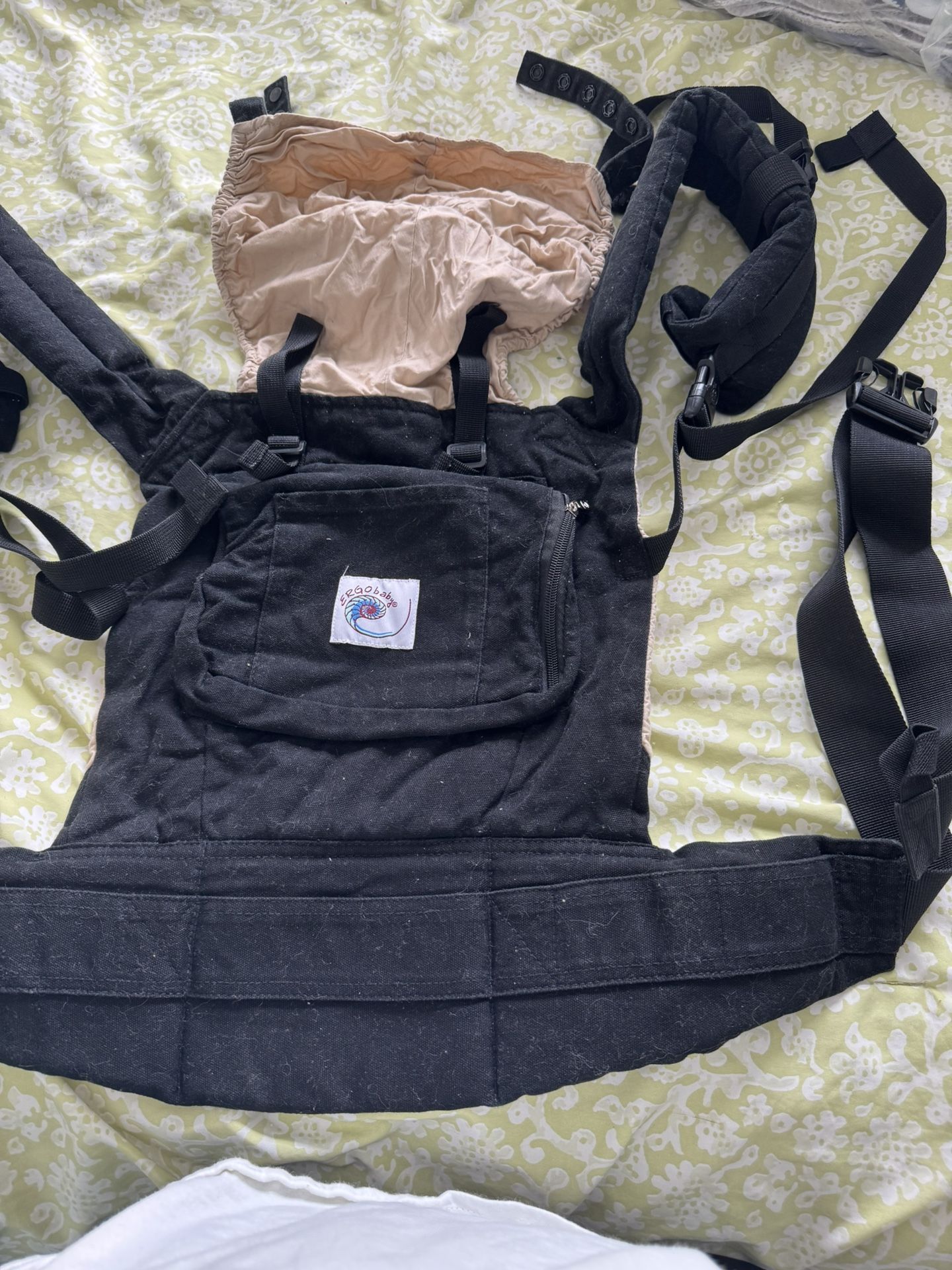 Ergo 3 Position Baby Carrier Black Tan Soft Sided Buckle Padded Pocket Infant