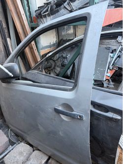 Puerta para Nissan frontien 2018