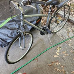 Men's  Schwinn Bicycle,  Like New