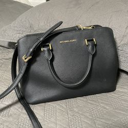 Michael Kors Savannah Medium Black Saffiano