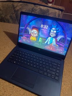Laptop HP works perfectly fine minor scratches