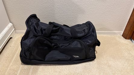 Rolling duffle bag for carry on - Olympia