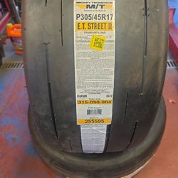 305/45R17 Mickey Thompson