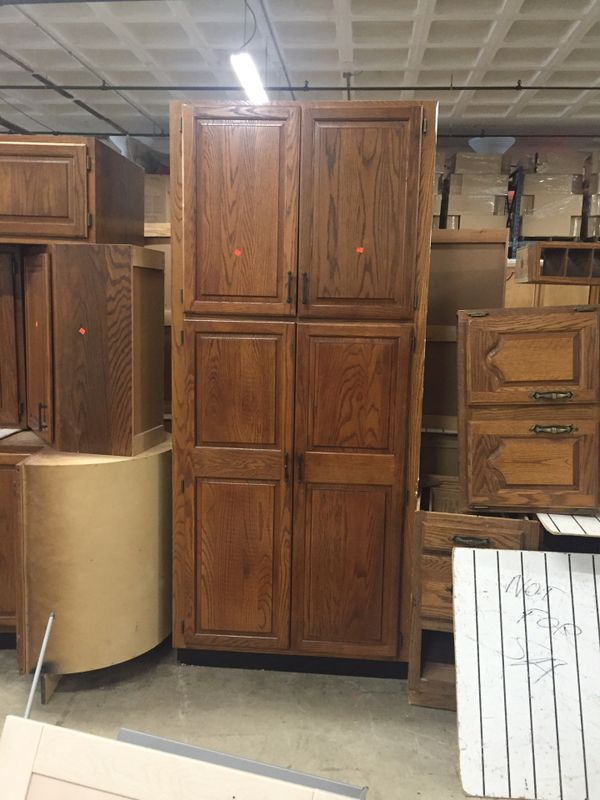 Beautiful Solid Oak Pantry for Sale in VLG OF LAKEWD, IL OfferUp