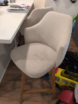 3 cream colored bar chairs/stools