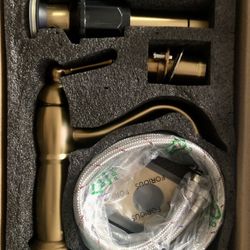 Single Handle Bathroom Faucet