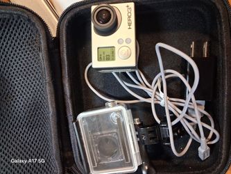 Go pro 3+ Set with everything you should need to start recording at a high level.