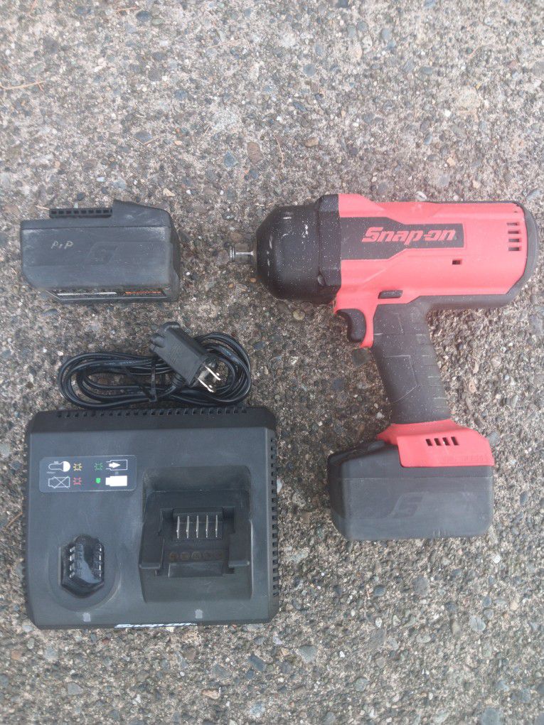 Snap-on 1/2in Cordless Impact Vgood Condition. 2 Batteries & Charger. For Pick Up Fremont Seattle. No Low Ball Offers Please. No Trades. 