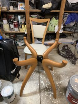 Designer table and 4 chairs with Glass Top.. make me an offer and it’s yours!