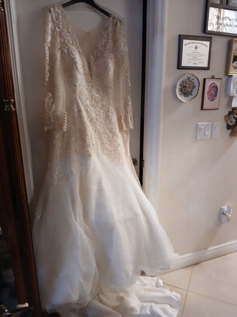 Ivory Wedding Dress