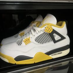 Jordan 4 Retro Vivid Sulfur 