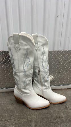 White boots with multicolored jems