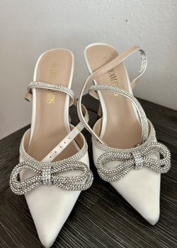 Women’s Closed Toe Heels 