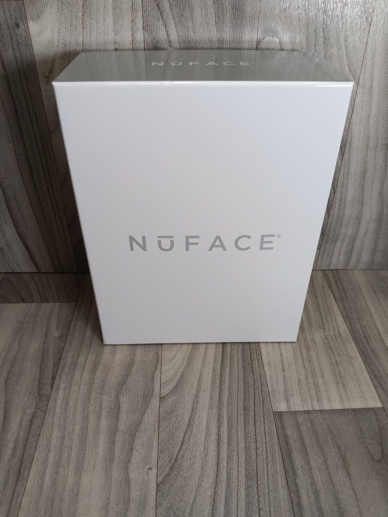 NuFACE Trinity Microcurrent Facial Toning Device Charging Dock & Activation Gel