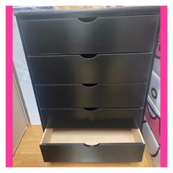 Dresser/ Five drawers dresser