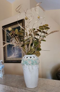 Porcelain flower vase