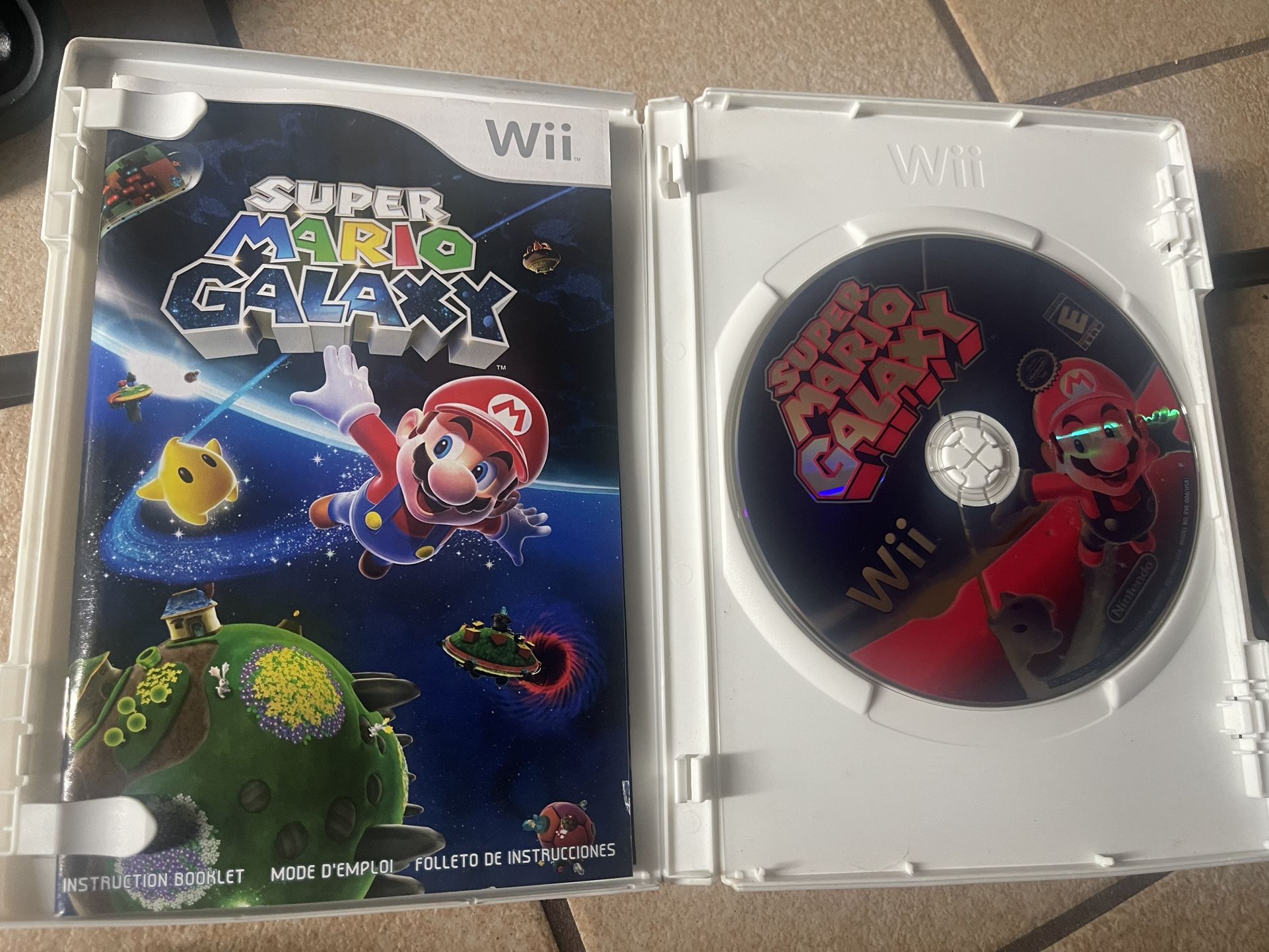 Super Mario Galaxy (Nintendo Wii Game)