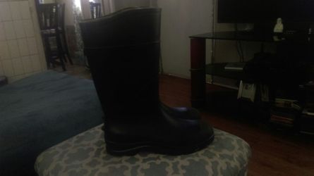 Servus rubber boots