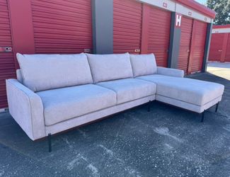 Costco Primo Myla Sofa Chaise Sectional Light Gray – Brand New/Open Box – Only $799