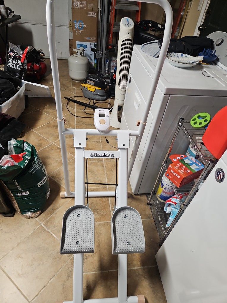 Niceday Stair Stepper With Handlebar For Full body Workout.